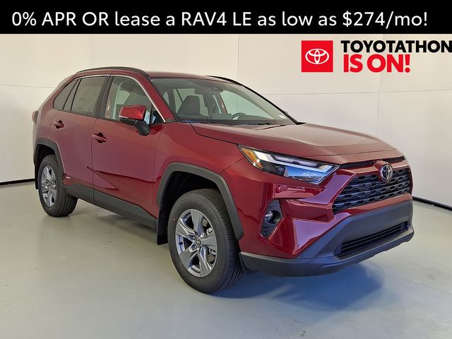 2025 Toyota RAV4 XLE's photo