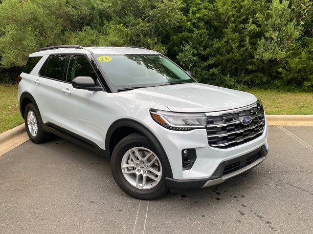Space White Metallic 2026 Ford Explorer SUV / Crossover All-Wheel Drive Automatic