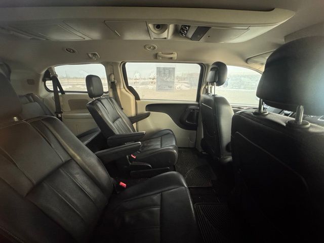 2013 Chrysler Town & Country Touring