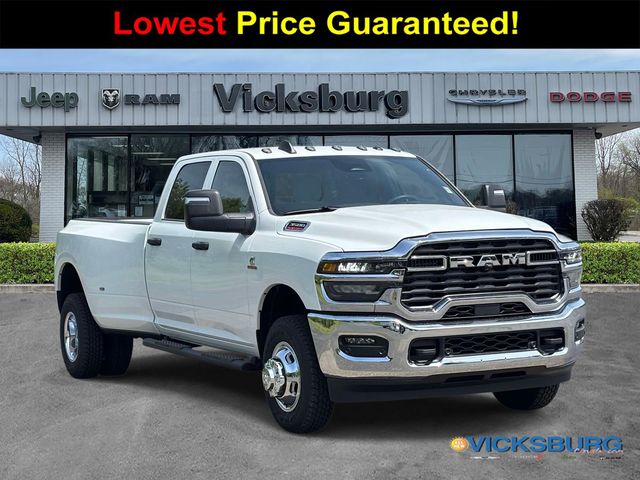 Bright White Clearcoat 2026 RAM 3500 Pickup Truck Four-Wheel Drive 8-Speed Automatic