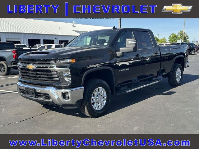 Black 2025 Chevrolet Silverado 3500HD Pickup Truck Four-Wheel Drive Automatic