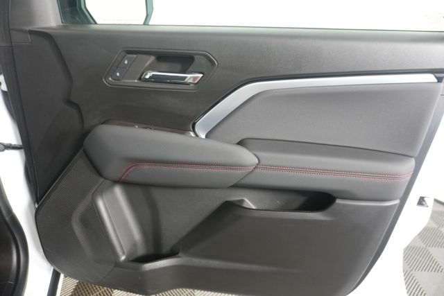 Used 2023 White Chevrolet Z71 image 34