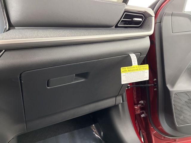 2025 Scarlet Ember Tintcoat/Super Black Nissan Kicks SV FWD SUV