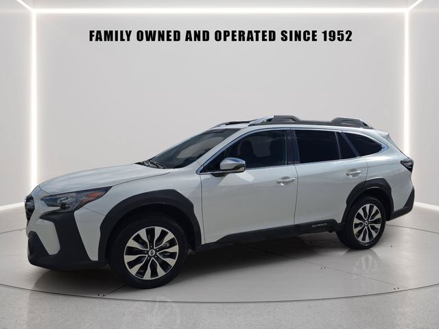 Crystal White Pearl 2023 Subaru Outback Touring XT AWD SUV / Crossover All-Wheel Drive Continuously Variable Transmission