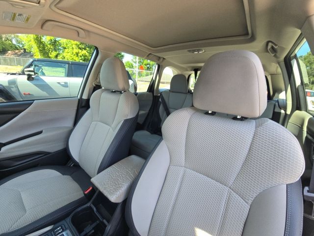 2023 Subaru Forester Premium:B02302