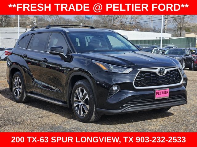 2022 Toyota Highlander XLE FWD