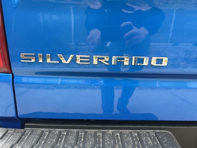 2025 Chevrolet Silverado 1500 LT photo
