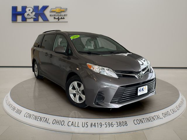 2018 Toyota Sienna LE 7-Passenger FWD with Auto-Access Seat    