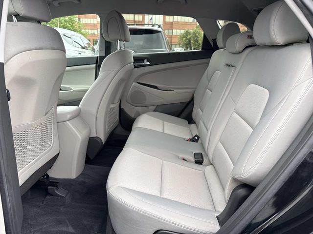 2017 Hyundai Tucson SE - Photo 14