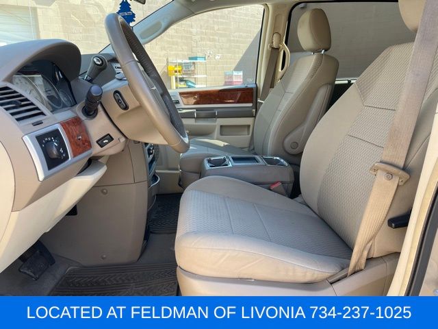 Used 2009 Chrysler Town & Country For Sale in Muncie, IN