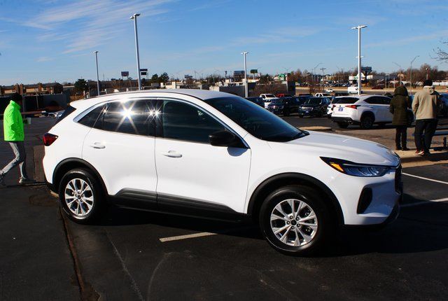 used 2023 Ford Escape car, priced at $20,293