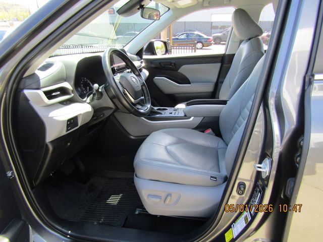 used 2023 Toyota Highlander car, priced at $33,999
