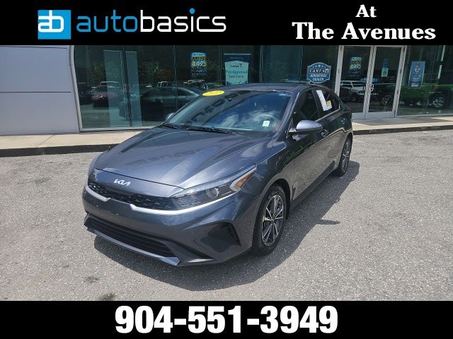 Gravity Gray 2022 Kia Forte Sedan Front-Wheel Drive Continuously Variable Transmission