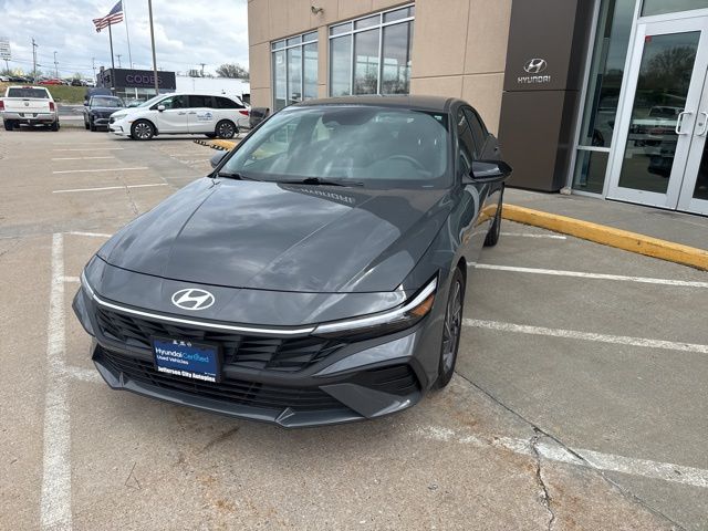 Ecotronic Gray 2025 Hyundai Elantra SEL Sport FWD Sedan Front-Wheel Drive Continuously Variable Transmission