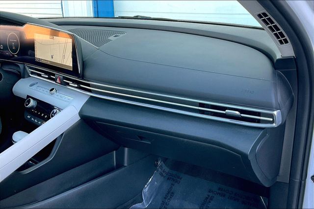 2022 Hyundai Elantra Hybrid Limited photo