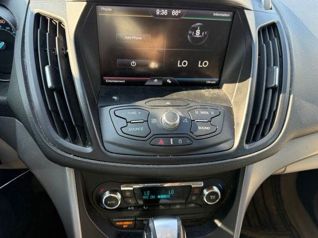 2015 Oxford White Ford Escape SE FWD SUV