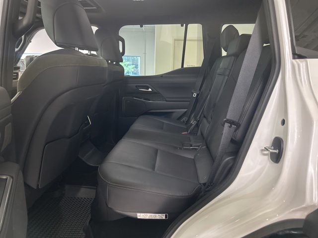 Used 2024 White Lexus 550 Overtrail+ image 23