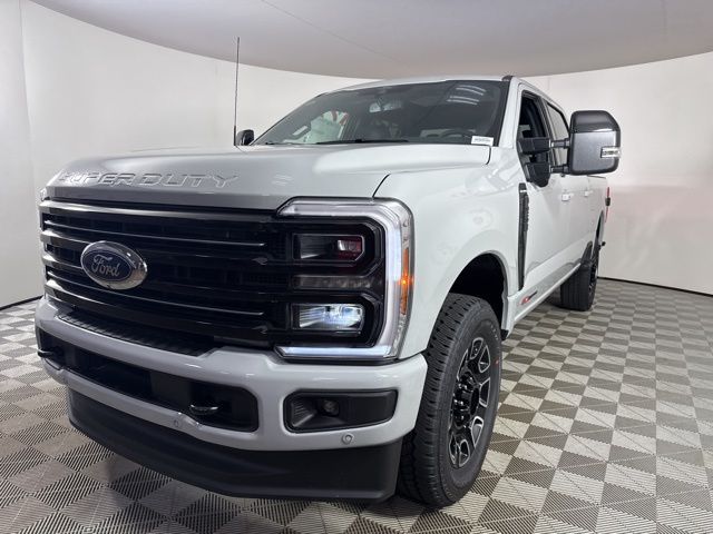 2025 Avalanche Ford Super Duty F-250 SRW Platinum 4X4 Truck