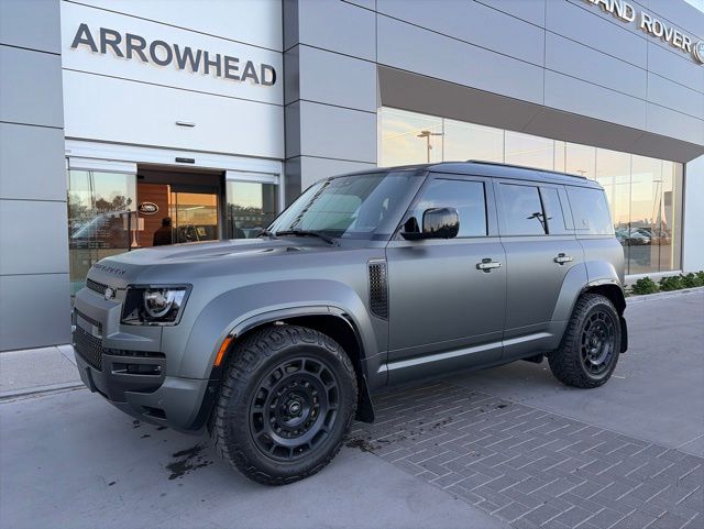 Faroe Green Premium Met 2025 Land Rover Defender 110 P635 OCTA AWD SUV / Crossover All-Wheel Drive 8-Speed Automatic
