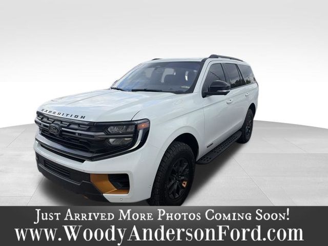 Star White Metallic Tri-Coat 2025 Ford Expedition Tremor 4WD SUV / Crossover Four-Wheel Drive Automatic