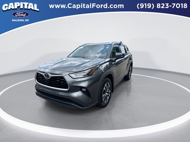 Used 2024 Gray Toyota XLE image 4