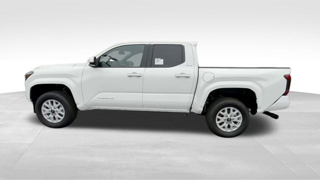 2025 Toyota Tacoma SR5 photo