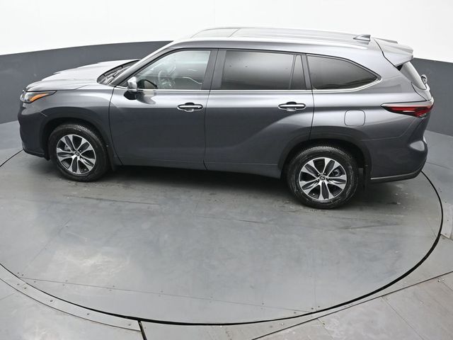 2024 Toyota Highlander XLE 42