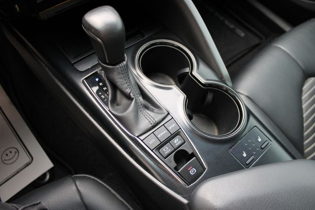 Used 2019 White Toyota SE image 16