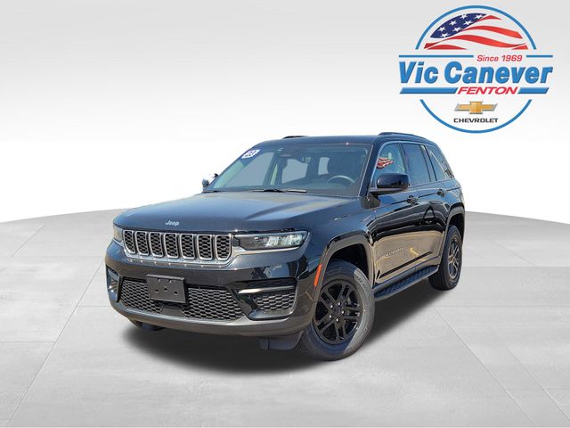 Diamond Black Crystal Pearlcoat 2023 Jeep Grand Cherokee Laredo 4WD SUV / Crossover Four-Wheel Drive 8-Speed Automatic