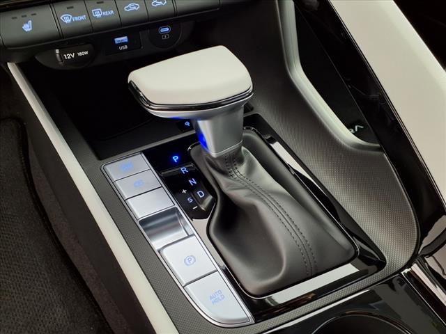 2025 Hyundai Elantra Limited photo
