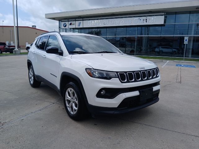 Bright White Clearcoat 2024 Jeep Compass SUV / Crossover Four-Wheel Drive 8-Speed Automatic