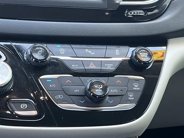used 2018 Chrysler Pacifica car, priced at $16,491