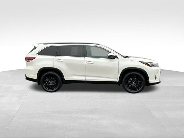 2019 Toyota Highlander  24