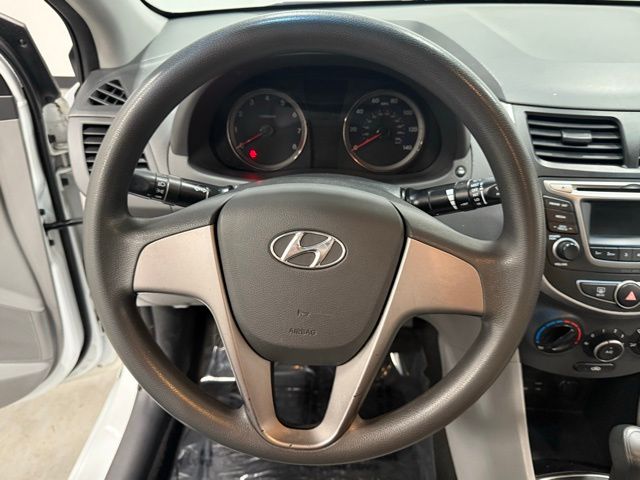 2016 Hyundai Accent SE photo