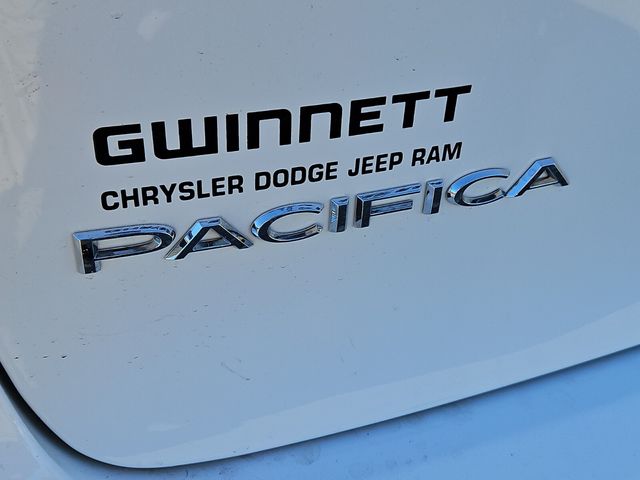 New 2026 White Chrysler Select image 27