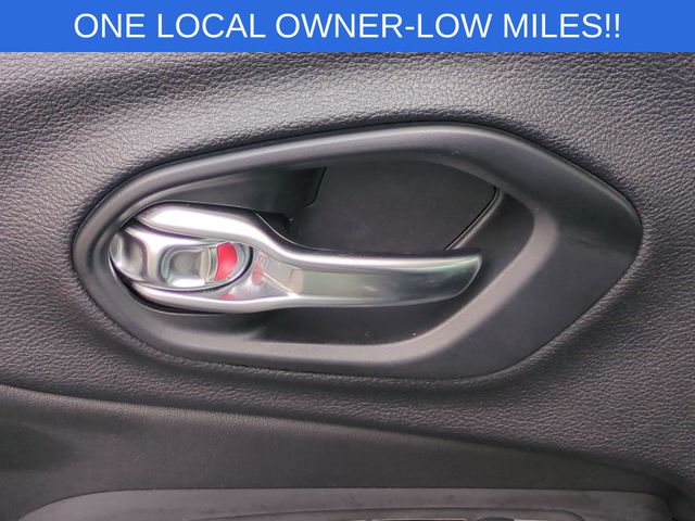 Used 2019 Blue Jeep Trailhawk image 13