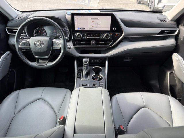 Used 2023 Toyota Highlander SUV