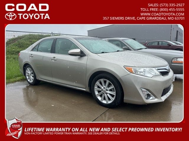 Creme Brulee Mica 2014 Toyota Camry XLE Sedan Front-Wheel Drive 6-Speed Automatic