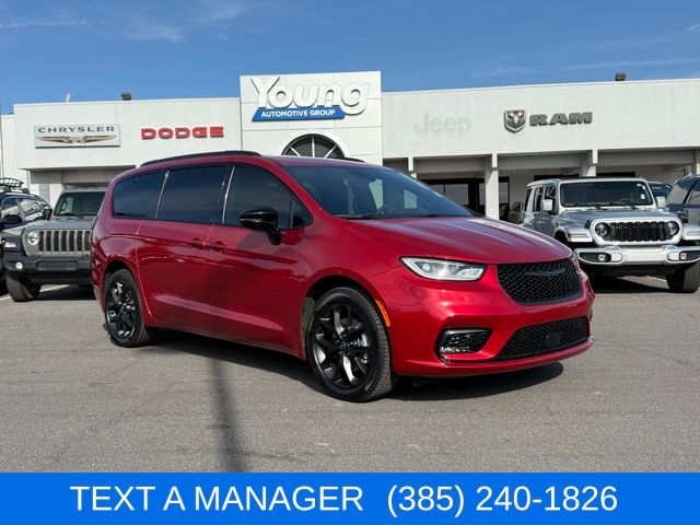 2026 Chrysler Pacifica Select AWD