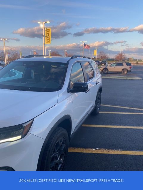 Platinum White Pearl 2024 Honda Pilot TrailSport AWD SUV / Crossover All-Wheel Drive Automatic
