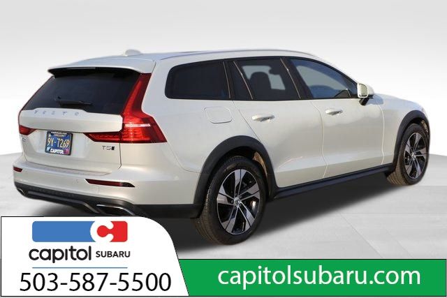 2020 Volvo V60 Cross Country T5 22