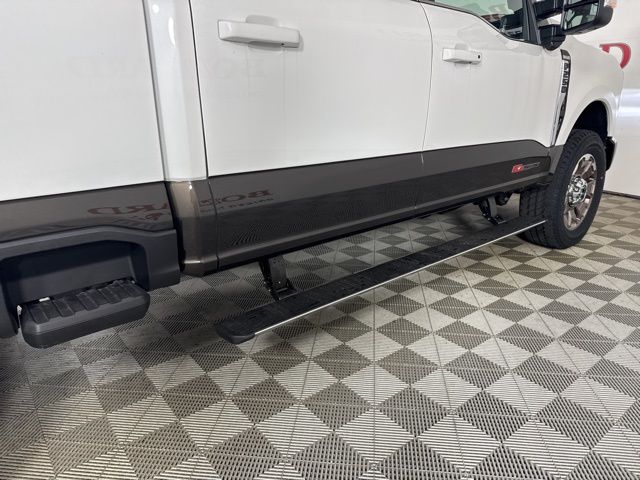 2025 Star White Metallic Tri-Coat Ford Super Duty F-250 SRW King Ranch 4X4 Truck