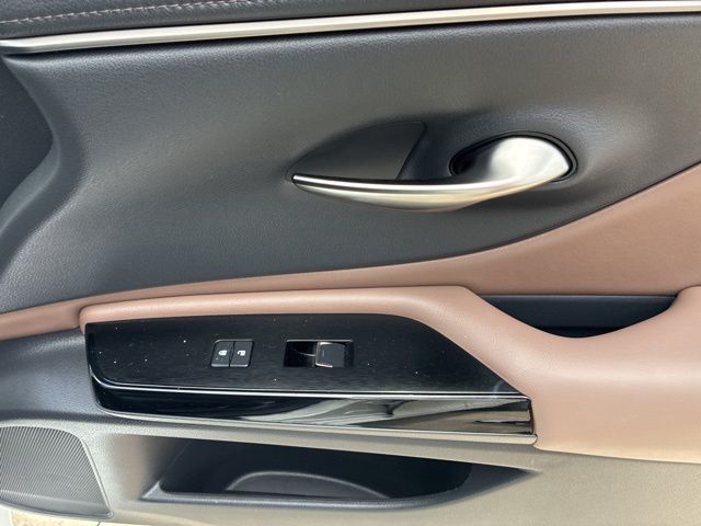 2022 Lexus ES 350 White at Ross Downing Buick GMC