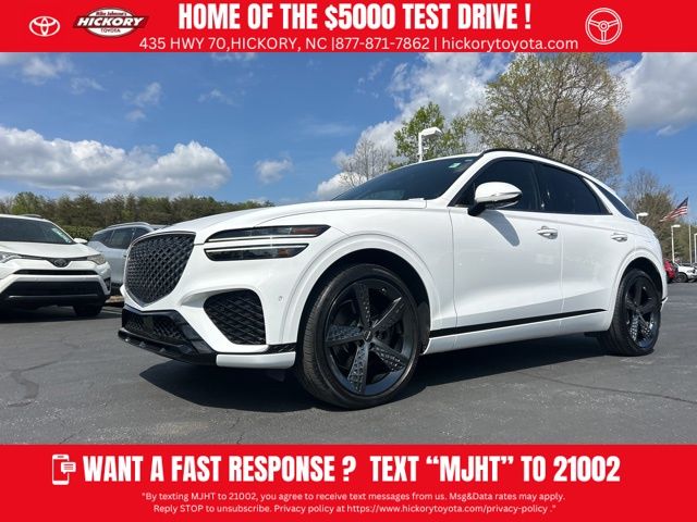 White 2022 Genesis GV70 2.5T AWD SUV / Crossover All-Wheel Drive 8-Speed Automatic
