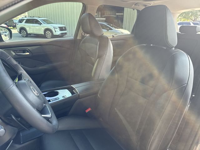 Used 2023 Gray Nissan SL image 15