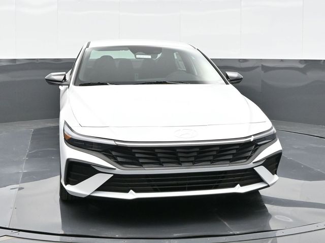 2025 Hyundai Elantra SEL 2