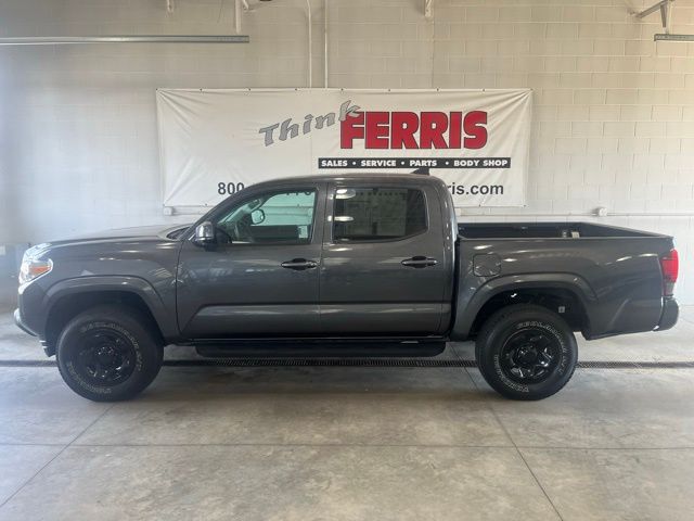 2022 Toyota Tacoma SR photo