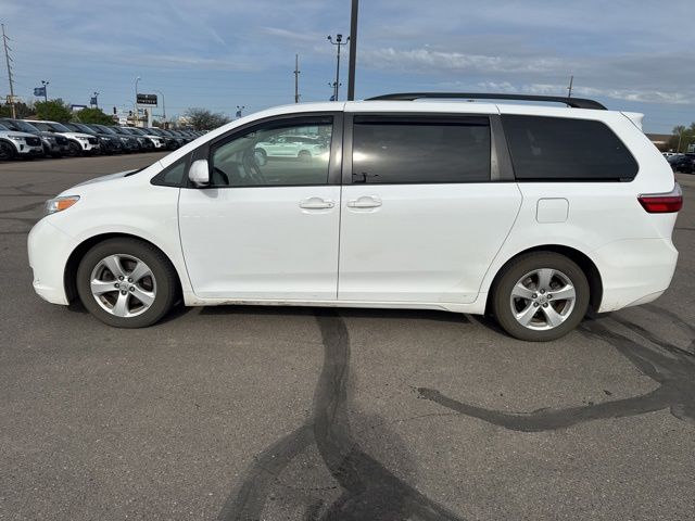 2015 White Toyota Sienna LE FWD Van