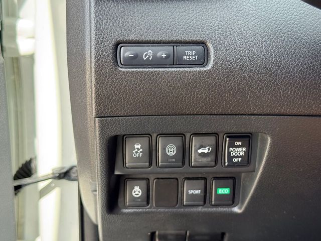 Thumbnail: 2017 Nissan Rogue - 31