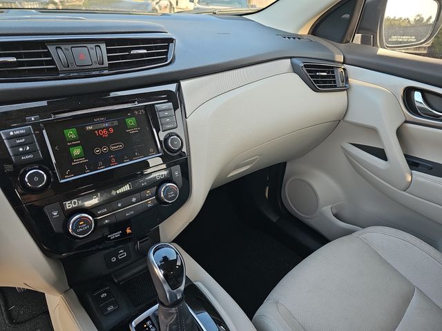 Certified Used 2020 White Nissan SL image 21